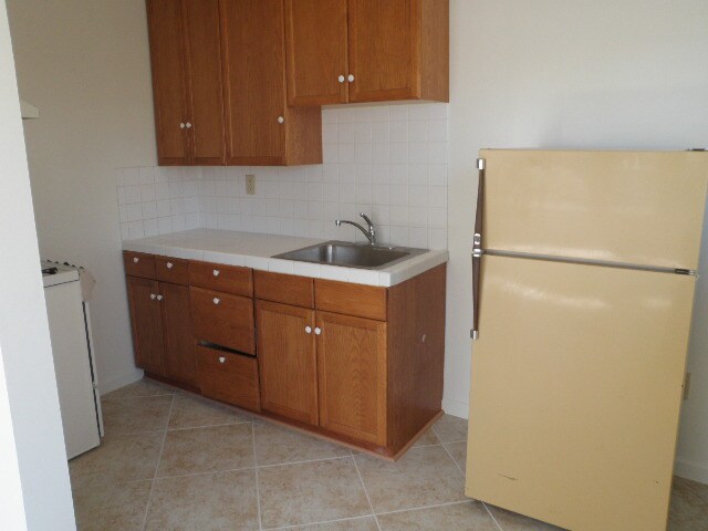 Interior - 326 W 5th St