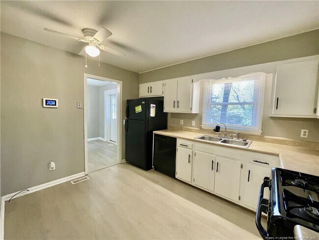 Foto del edificio - 452 Cloverhill Pl