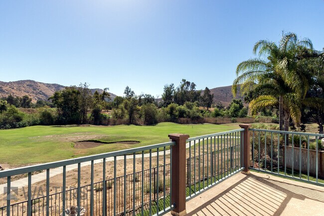 Building Photo - 2418 Fallbrook Pl