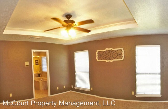 Building Photo - 6213 Sequoia Dr