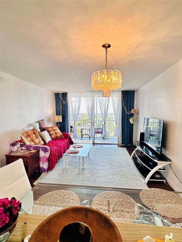 Foto del edificio - 1391 S Ocean Blvd