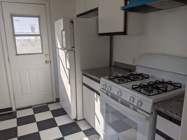 Foto del edificio - 451 N Oakhurst Dr