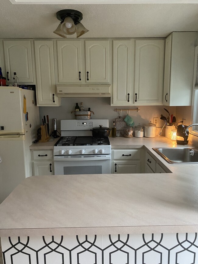 New gas stove - 1304 Goffstown Rd