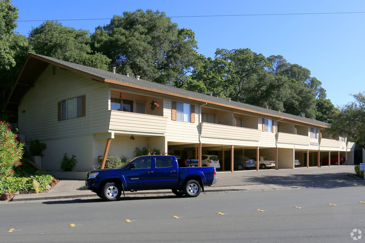 Foto del edificio - Town and Country Apartments