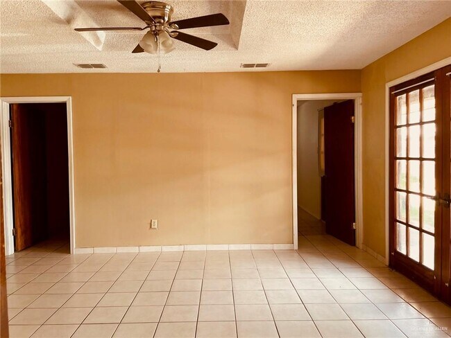 Foto del edificio - 2500 Whitewing Ave