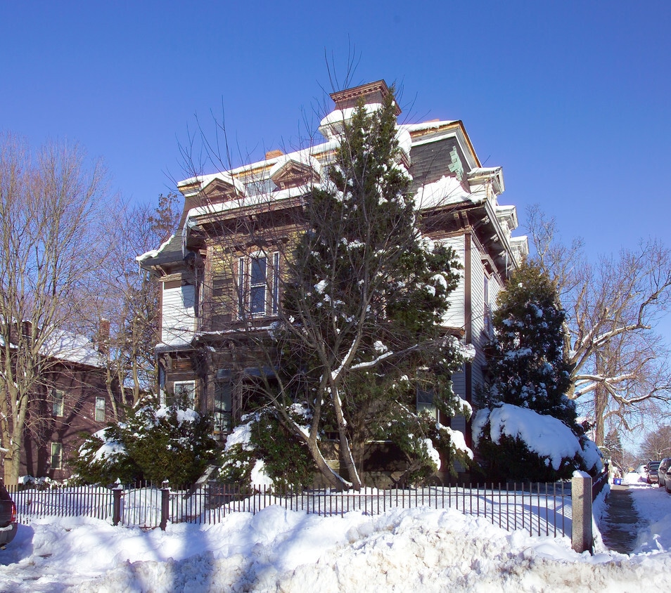 Building Photo - 344 French St
