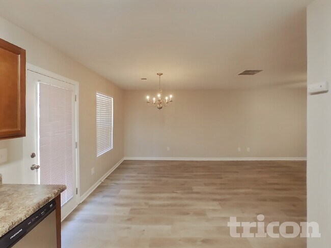 Building Photo - 7123 Tanger Blvd