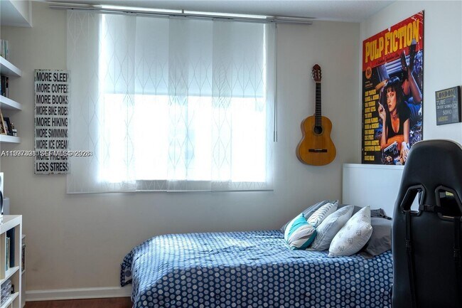Foto del edificio - 2775 NE 187th St