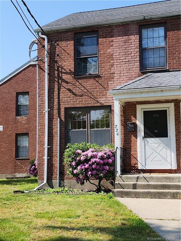 226 Pennsylvania Ave Unit 226, Bridgeport, CT 06610 Condo for Rent in