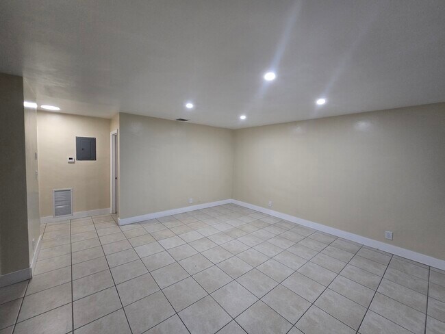 Foto del edificio - 905 SE 15th St