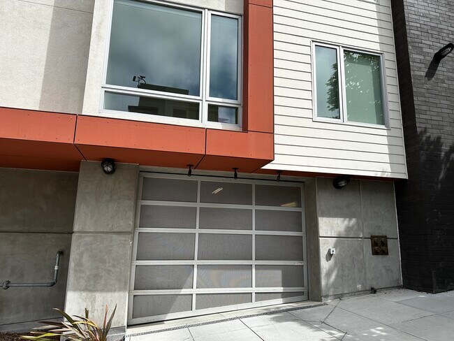 Building Photo - 10 Kennedy Pl
