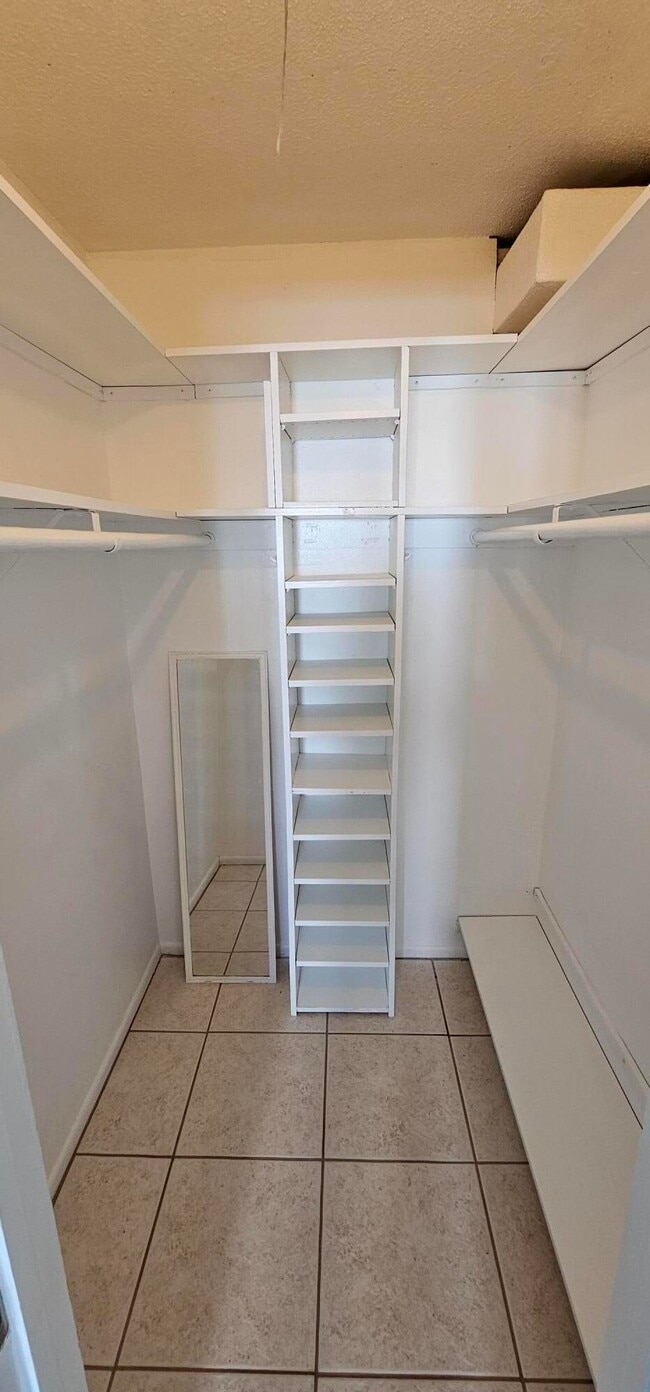 Building Photo - 230 Columbia Dr