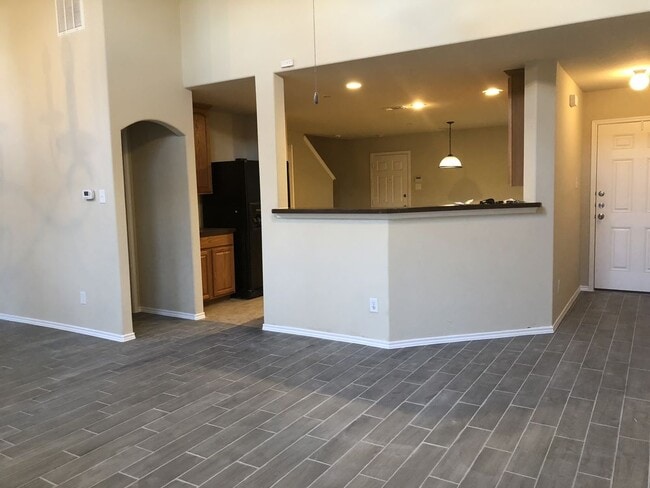 Building Photo - Allen Townhome Close Minutes to Watters Creek
