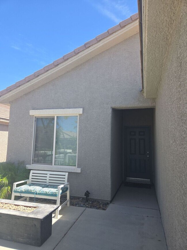 Building Photo - 3-bedroom, 2-bath home located in a cul-de-sac in desirable Anthem Highlands.