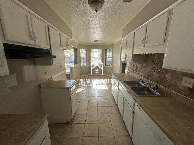 Foto del edificio - 6791 Smokey Ln