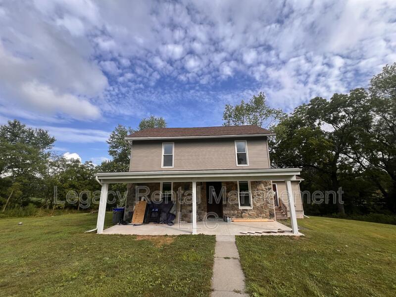 Primary Photo - 296 E County Rd