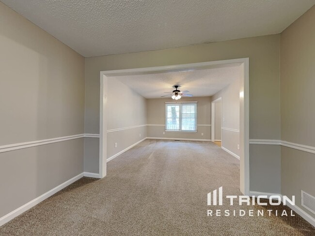 Building Photo - 47 Oak Ln