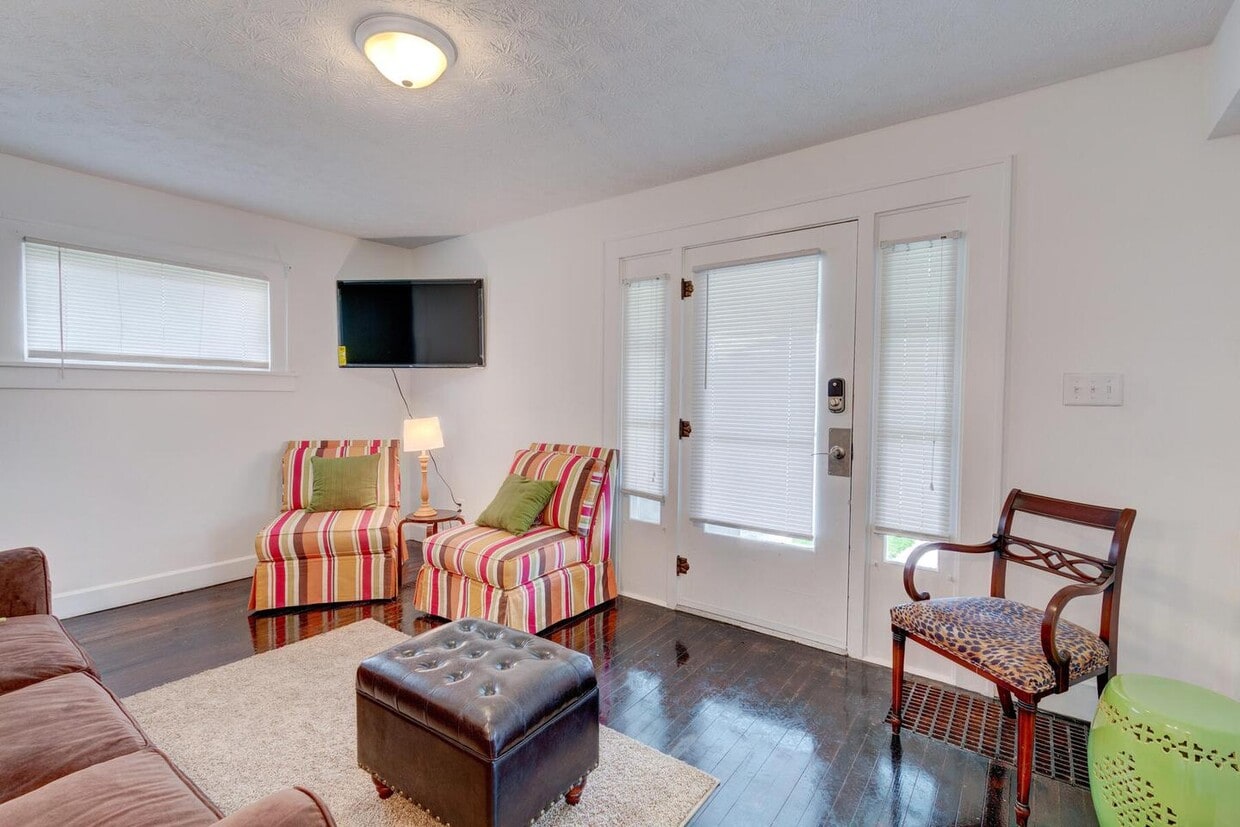 Foto principal - 701 W Hanna Ave
