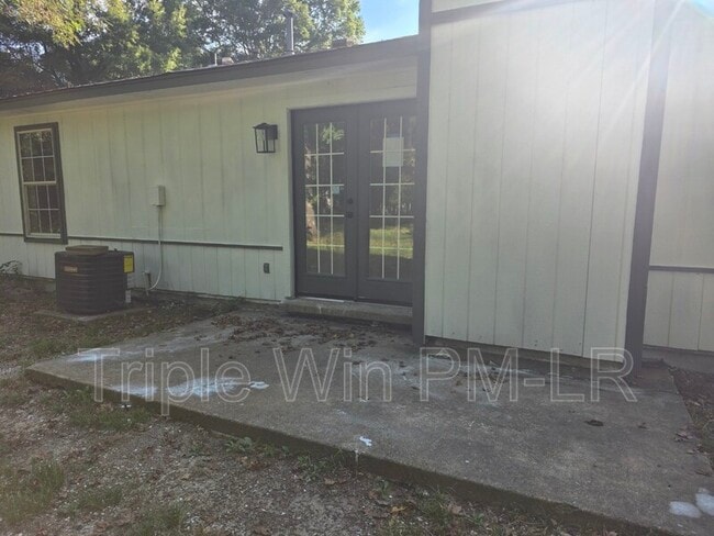 Building Photo - 68 Meadowlark Dr