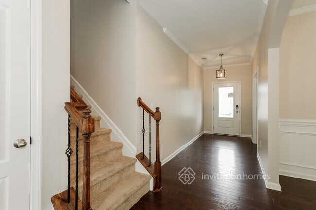 Building Photo - 16020 Hammersmith Farm Dr