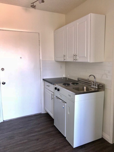 Building Photo - 151 N Hoover St