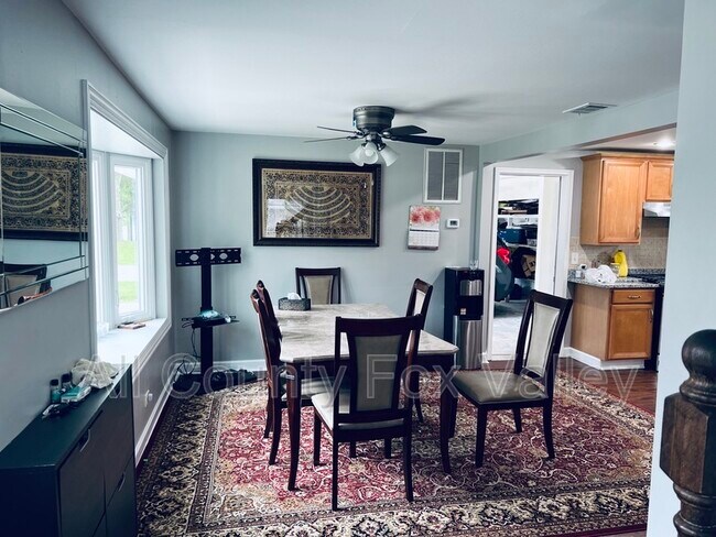 Foto del edificio - 1925 W Schaumburg Rd