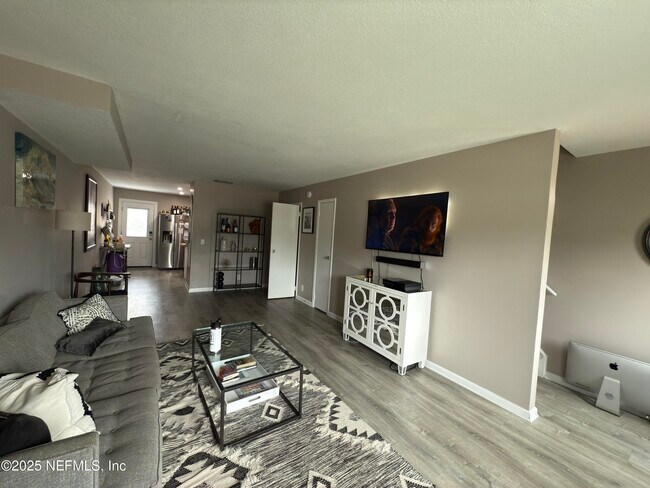 Foto del edificio - 1017 3rd St
