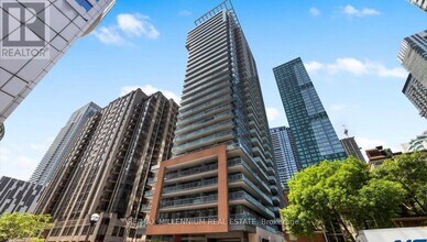 Building Photo - 8 Mercer St