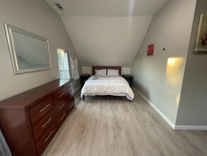 Building Photo - 4522 E Washington St