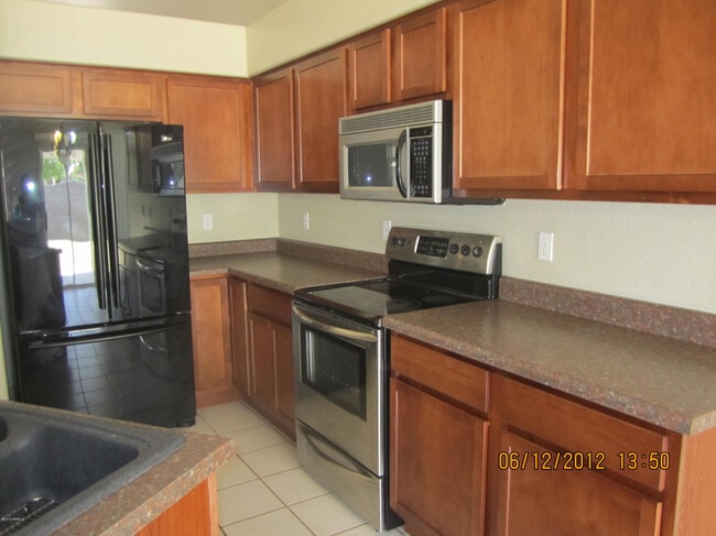 Building Photo - 951 E Folley St