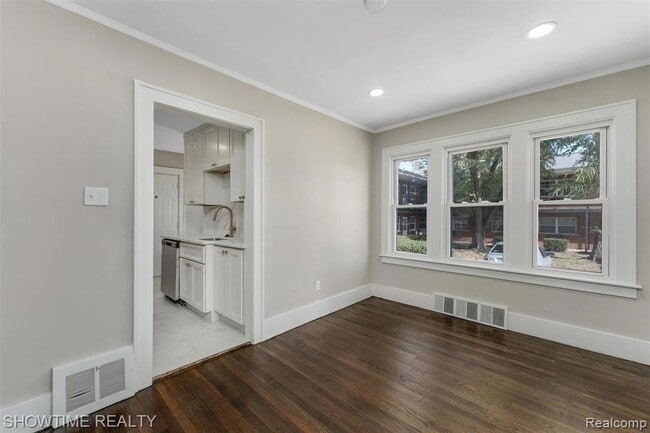 Building Photo - 292 W Marshall St