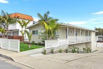 Building Photo - 229 La Paloma