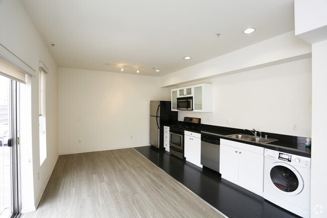 1BR, 1BA - 518 SF - Bixel at Fifth