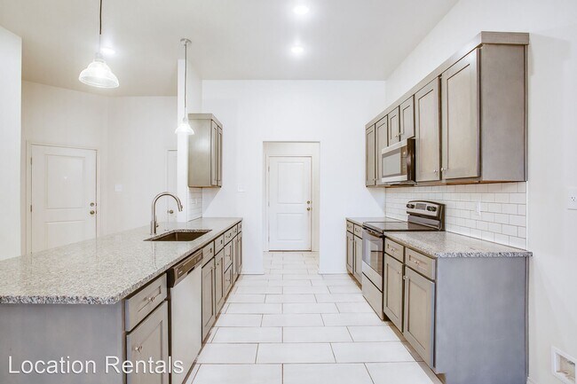 Building Photo - 3 br, 2 bath House - 1702 Corpus Avenue