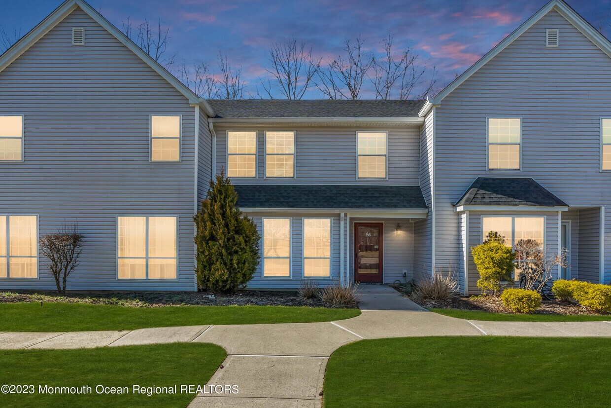 96 Foxwood Pl, Marlboro, NJ 07751 Condo for Rent in Marlboro, NJ