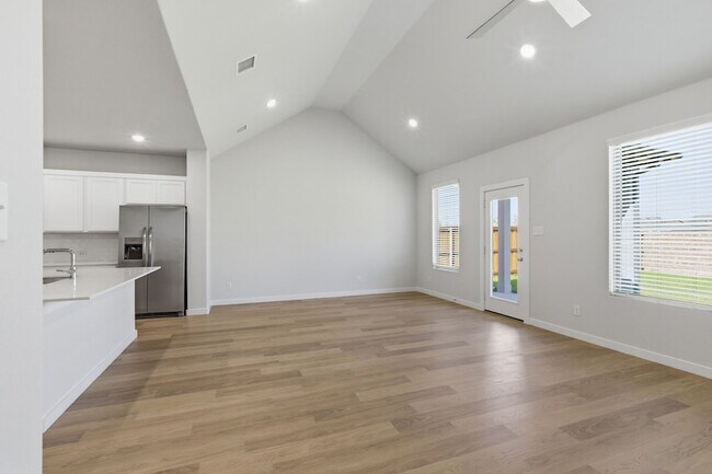 Foto del edificio - 637 Sierra Rdg