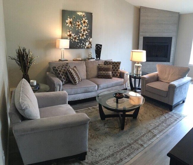 Foto del edificio - 812 Hardy Springs Cir
