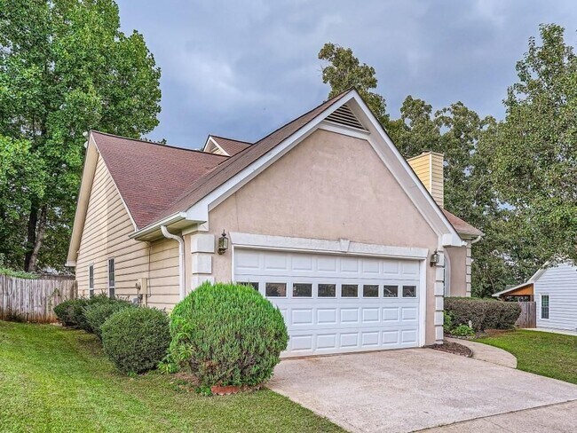 Foto del edificio - 2817 Manor Glen Ln NW