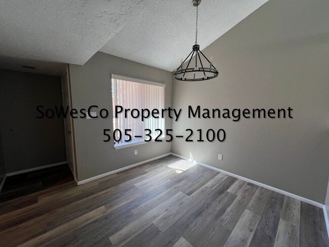 Foto del edificio - Beautifully Remodeled Condo (with seasonal pool upon availability)