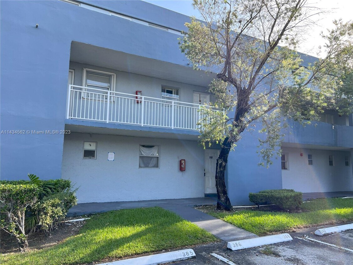 9365 Fontainebleau Blvd Unit E101, Miami, FL 33172 Condo for Rent in