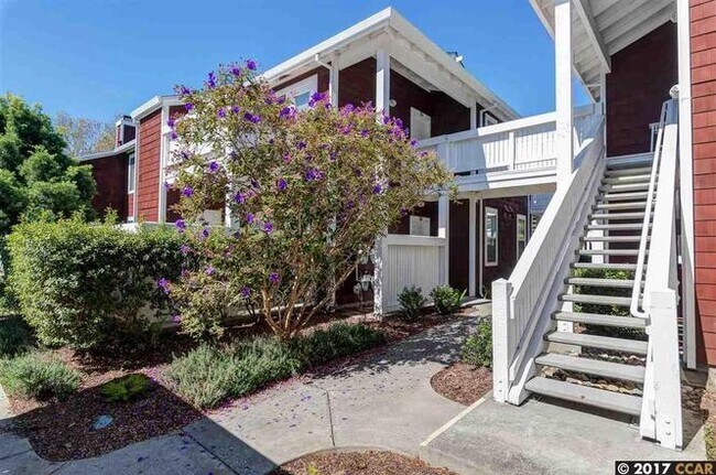 Foto del edificio - 140 Marina Lakes Dr