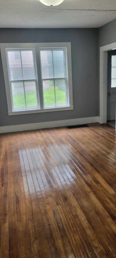 Primary Photo - Montpelier Apartments