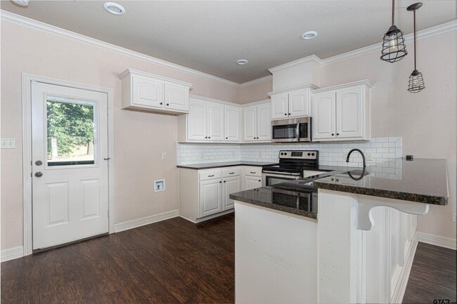 Building Photo - 3009 Santa Elena Dr