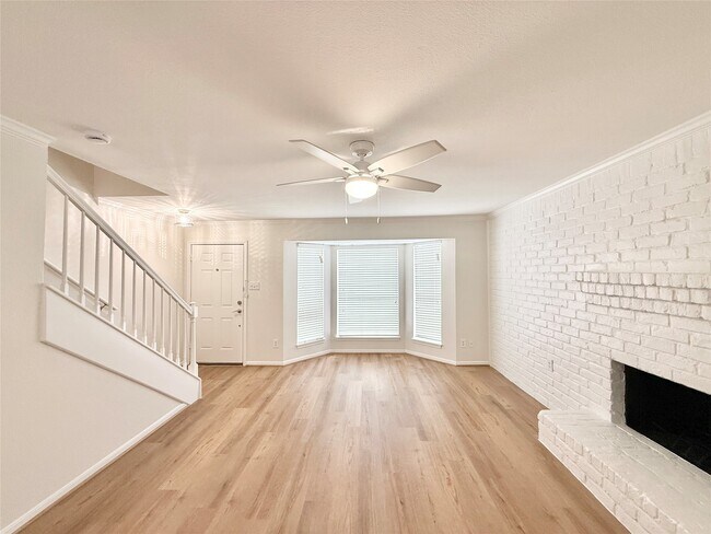 Foto del edificio - 1499 Springrock Ln
