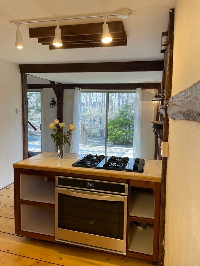 Foto del edificio - 475 Warpas Rd