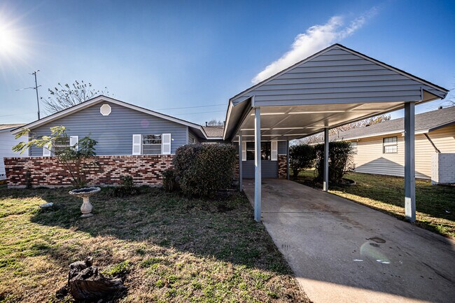 Foto del edificio - 911 SW 35th St