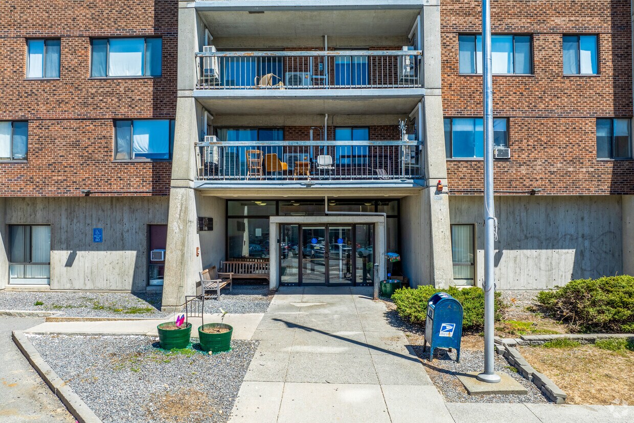 54 Wallace Avenue is located in Fitchburg, MA. - Wallace Towers