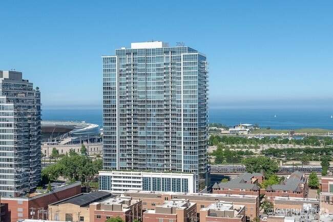 Building Photo - 1629 S Prairie Ave