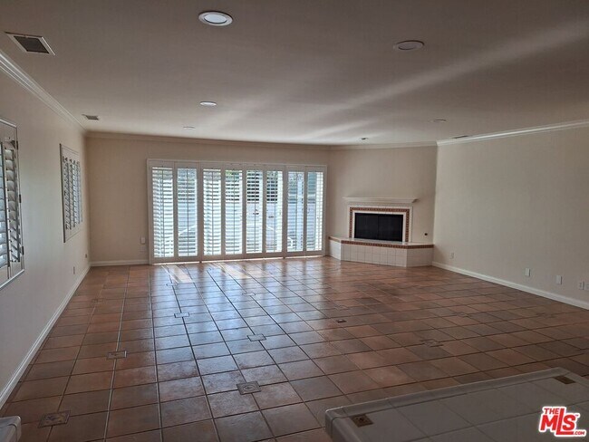 Foto del edificio - 7539 Denrock Ave