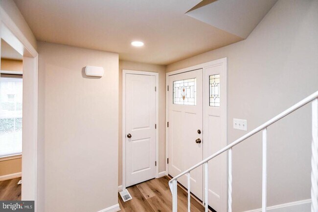 Building Photo - 20569 Strath Haven Dr